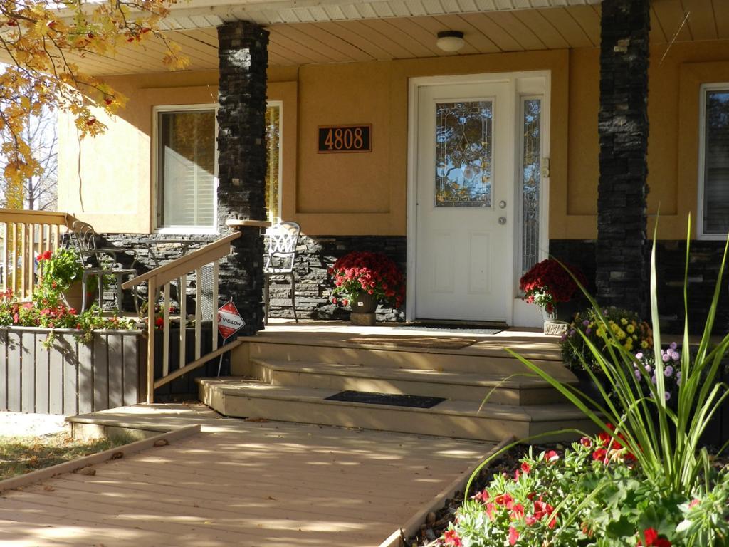 Bethel-Aspen Inn Bonnyville المظهر الخارجي الصورة