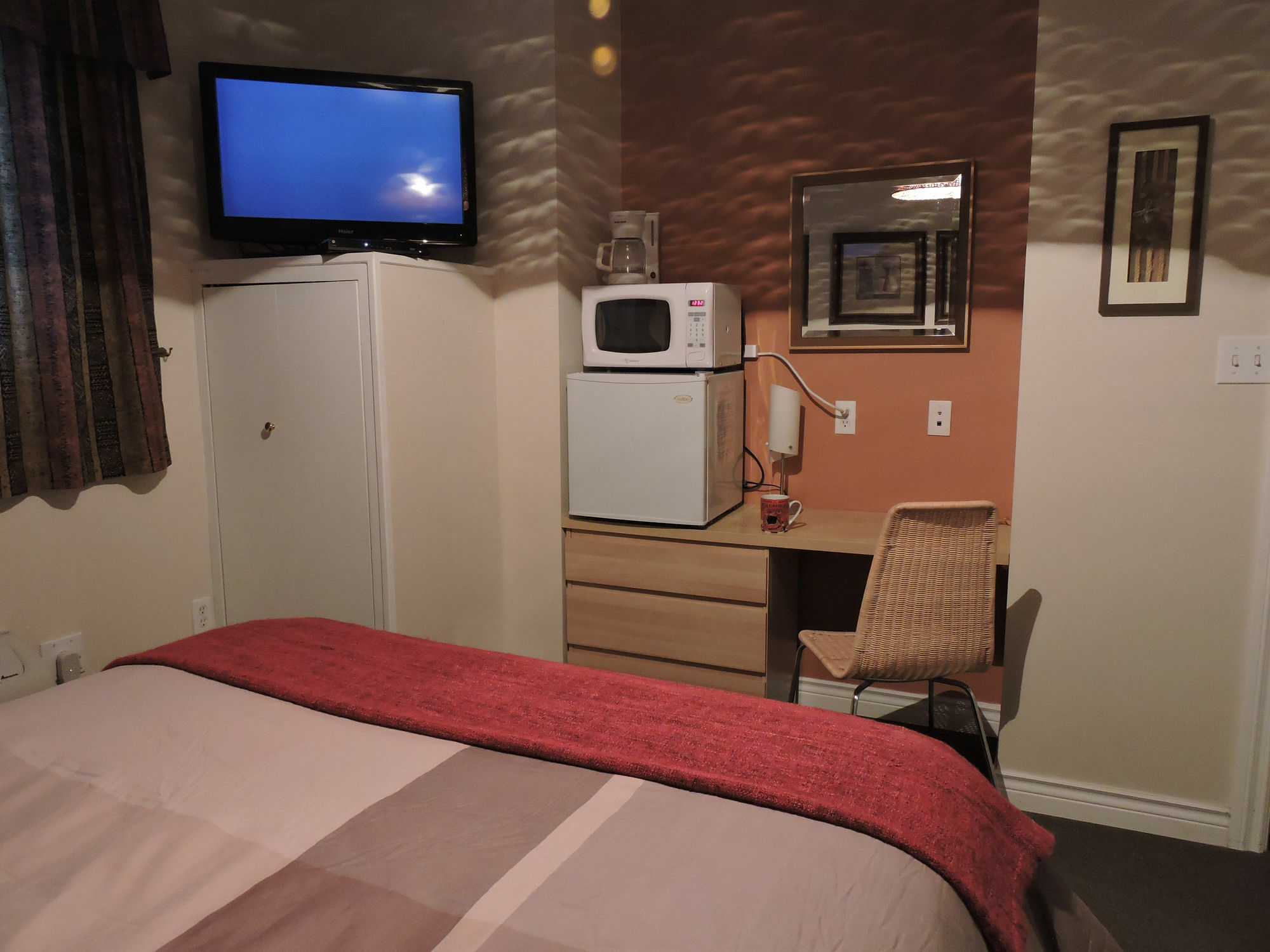 Bethel-Aspen Inn Bonnyville المظهر الخارجي الصورة